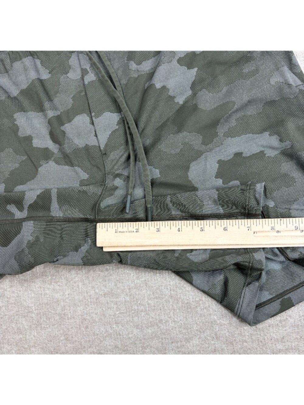 Lululemon Mens Shorts Medium Green Camo Drawstring LM7AN9S License to Train - Picture 8 of 11